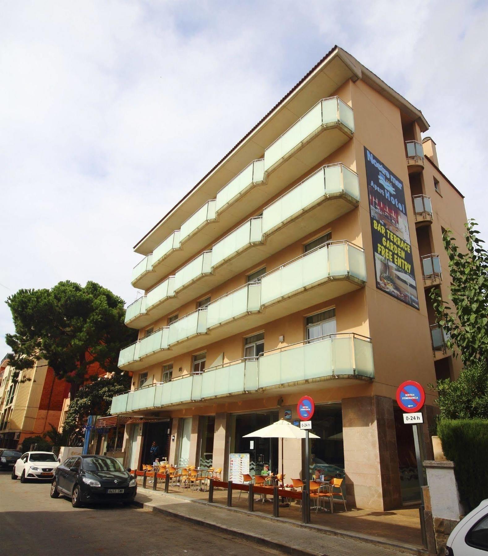 Aqua Hotel Nostre Mar Apartments Пинеда де Мар Екстериор снимка
