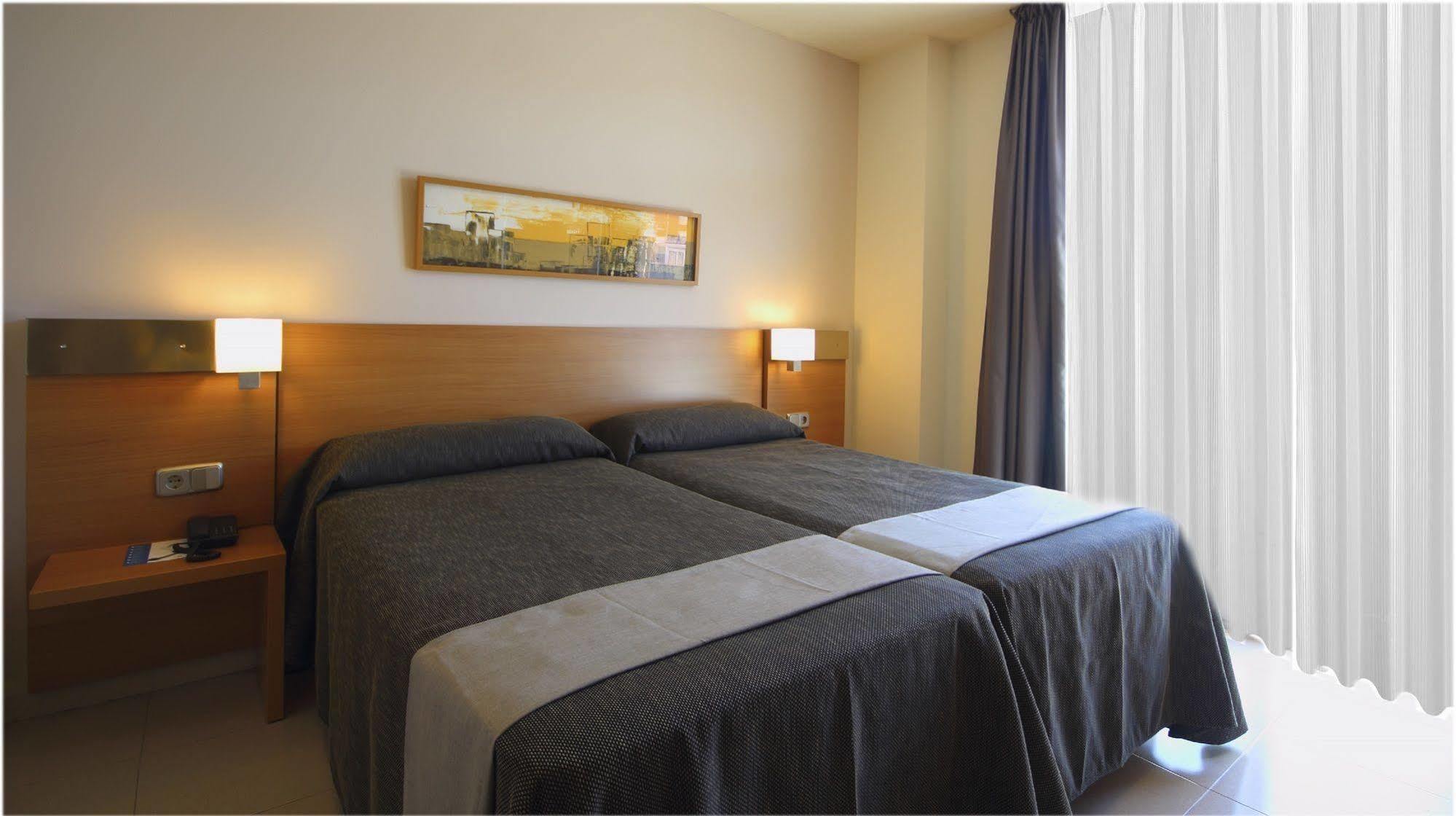 Aqua Hotel Nostre Mar Apartments Пинеда де Мар Екстериор снимка